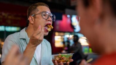 Chinatown hawker leftovers consumption