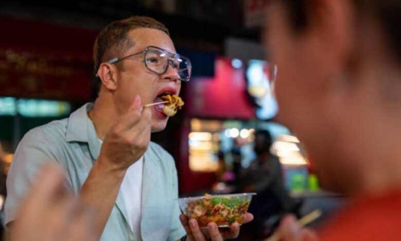 Chinatown hawker leftovers consumption